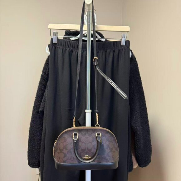 Coach classic dome bag - Picture 1 of 4